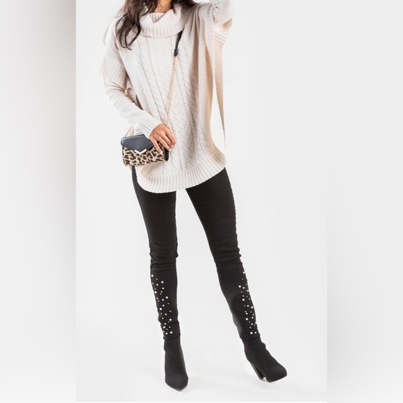 ⭐️NWT poncho sweater size Large/XLarge - Picture 3 of 4